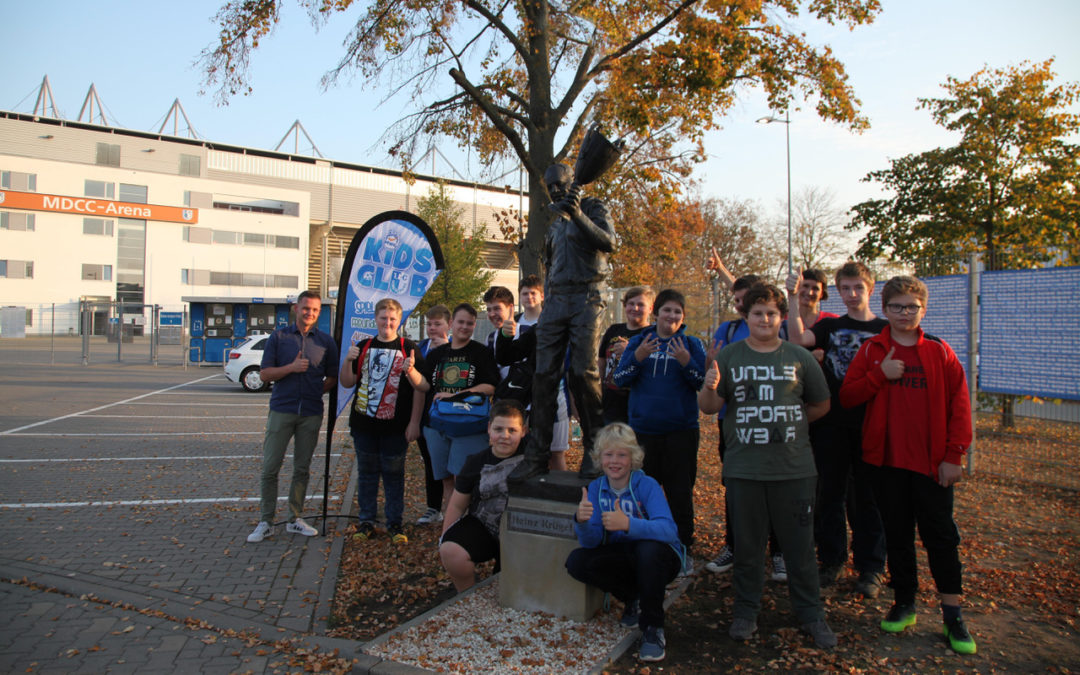 „ Das Runde muss weg – Fußballfans trainieren!“