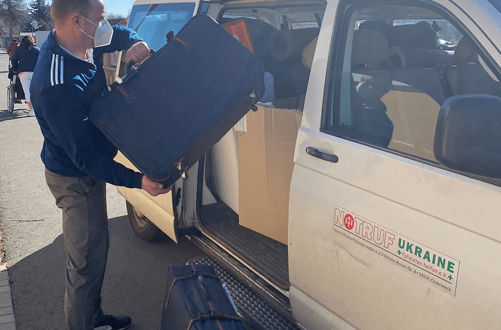 Spenden-Transport mit Polizeikräften in Osterwieck