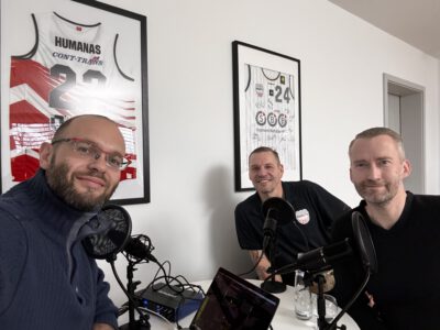 Zu Gast in der Sportstunde: Toni Kohlmeyer (r.) und Marco Klingenberg (M.) von den Wolmirstedter Basketballern. Foto: Humanas