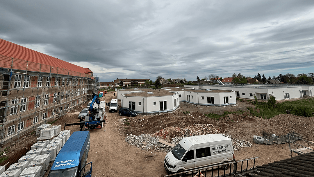 Die Bauarbeiten im Wohnpark Bad Suderode schreiten schnell voran. Foto: Humanas