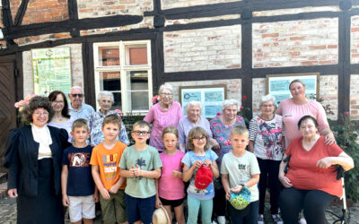 Schule für Jung und Alt: Ein Tag im historischen Klassenzimmer