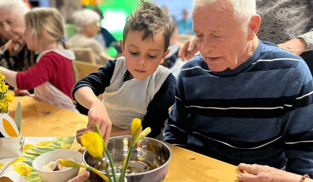 Eierfärben mit Jung und Alt in den Wohnparks