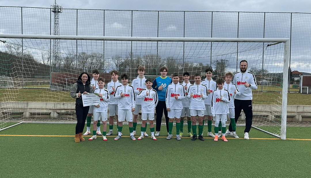 Wohnpark finanziert Hosen der Jugend des SV Stahl Thale e.V.