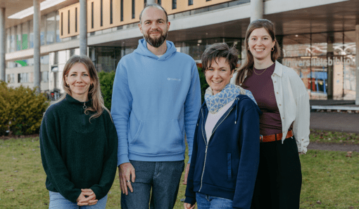 Betreut wird das Humanas-Projektteam, das aus (v. l.) Stiftungsreferentin Linda Wolf, Geschäftsführer Fabian Biastoch sowie Revisions- und Wissenschaftsreferentin Steffi Richter besteht, seitens der Otto-von-Guericke-Universität Magdeburg von Elisabeth Tiedke, wissenschaftliche Projekt-Mitarbeiterin. Foto: Jana Dünnhaupt/OvGU