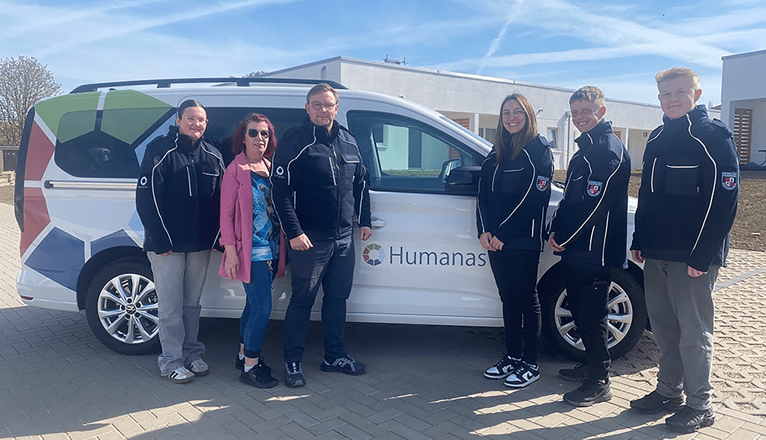 Wohnpark Wefensleben finanziert Bestickung der Feuerwehrjacken