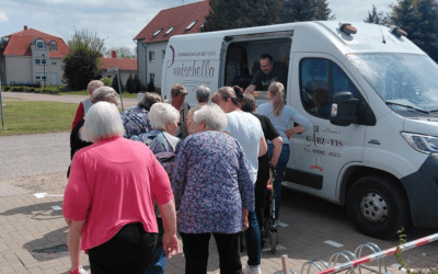 Eismobil macht Halt in Wohnparks