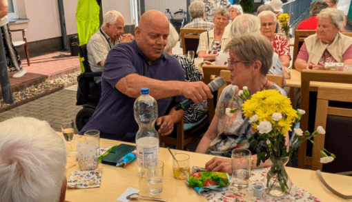 Roland und Dagmar sorgten mit ihrer Musik für beste Stimmung und viele Mitsingmomente. Foto: Humanas