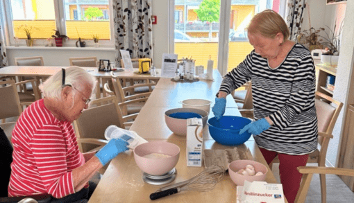 Gemeinsam backen und genießen im Wohnpark Magdeburg-Ulnerstraße. Foto: Humanas