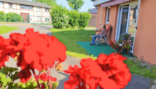 Im Wohnpark Darlingerode genießen Bewohnerinnen und Bewohner die Sommermorgen unter freiem Himmel. Foto: Humanas