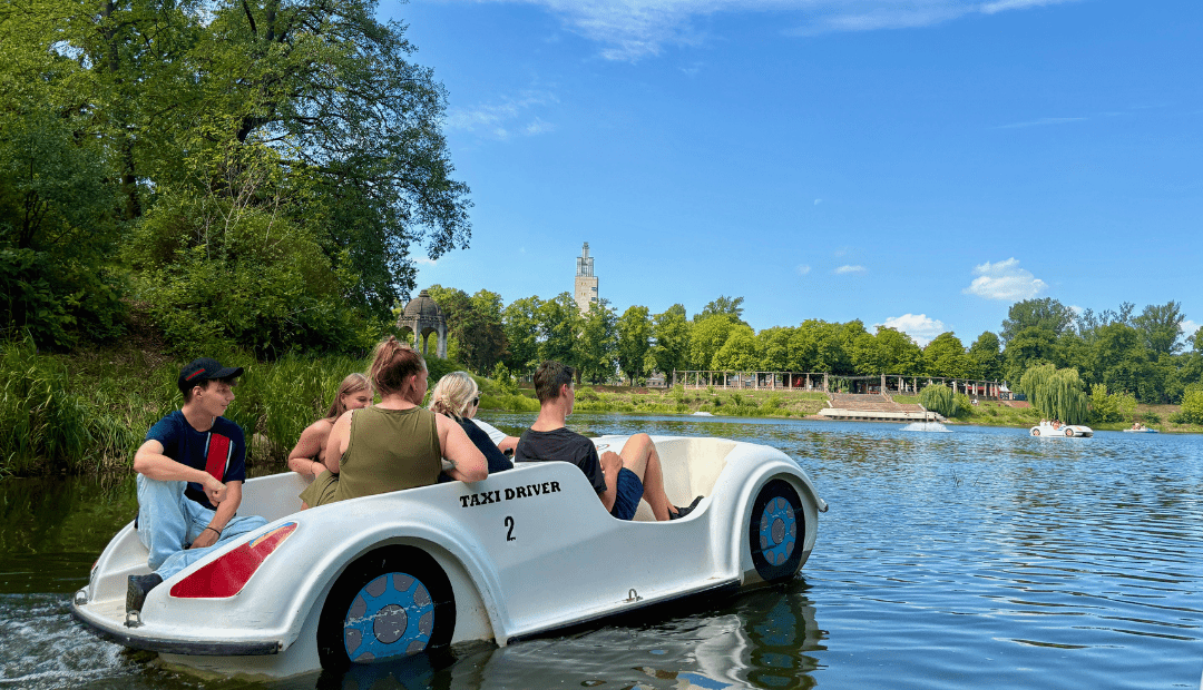 Ausbildungsstart mit Tretbootfahrt