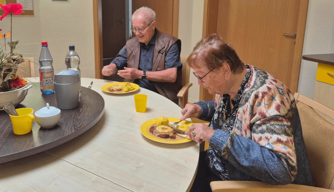 Schnitzel Hawaii mit Petersilienkartoffeln und Rahmsoße sorgte im Wohnpark Brehna für Sommerstimmung. Foto: Humanas