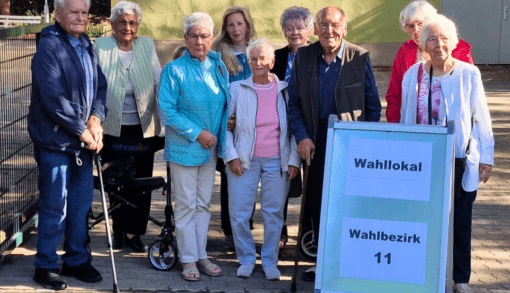 Im Wohnpark Bad Suderode ging es gemeinsam mit Bewohnerinnen und Bewohnern zur Landtagswahl. Foto: Humanas